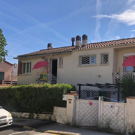 Votre Sejour A Sanary Dans Bas De Villa Avec Terrasse Vegetalisee Et Abritee Exposition Est Sud Ouest A 400M Du Centre Ville En Zone Pietonne Ou Tout Peut Se Faire A Pied Sanary-sur-Mer Bagian luar foto