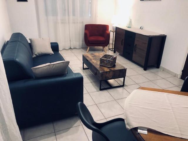 Votre Sejour A Sanary Dans Bas De Villa Avec Terrasse Vegetalisee Et Abritee Exposition Est Sud Ouest A 400M Du Centre Ville En Zone Pietonne Ou Tout Peut Se Faire A Pied Sanary-sur-Mer Bagian luar foto